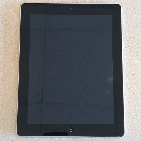 iPad Series 2 Apple 16gb with Case and Charging Cable - Model A1395 - Works - Picture 2 of 7